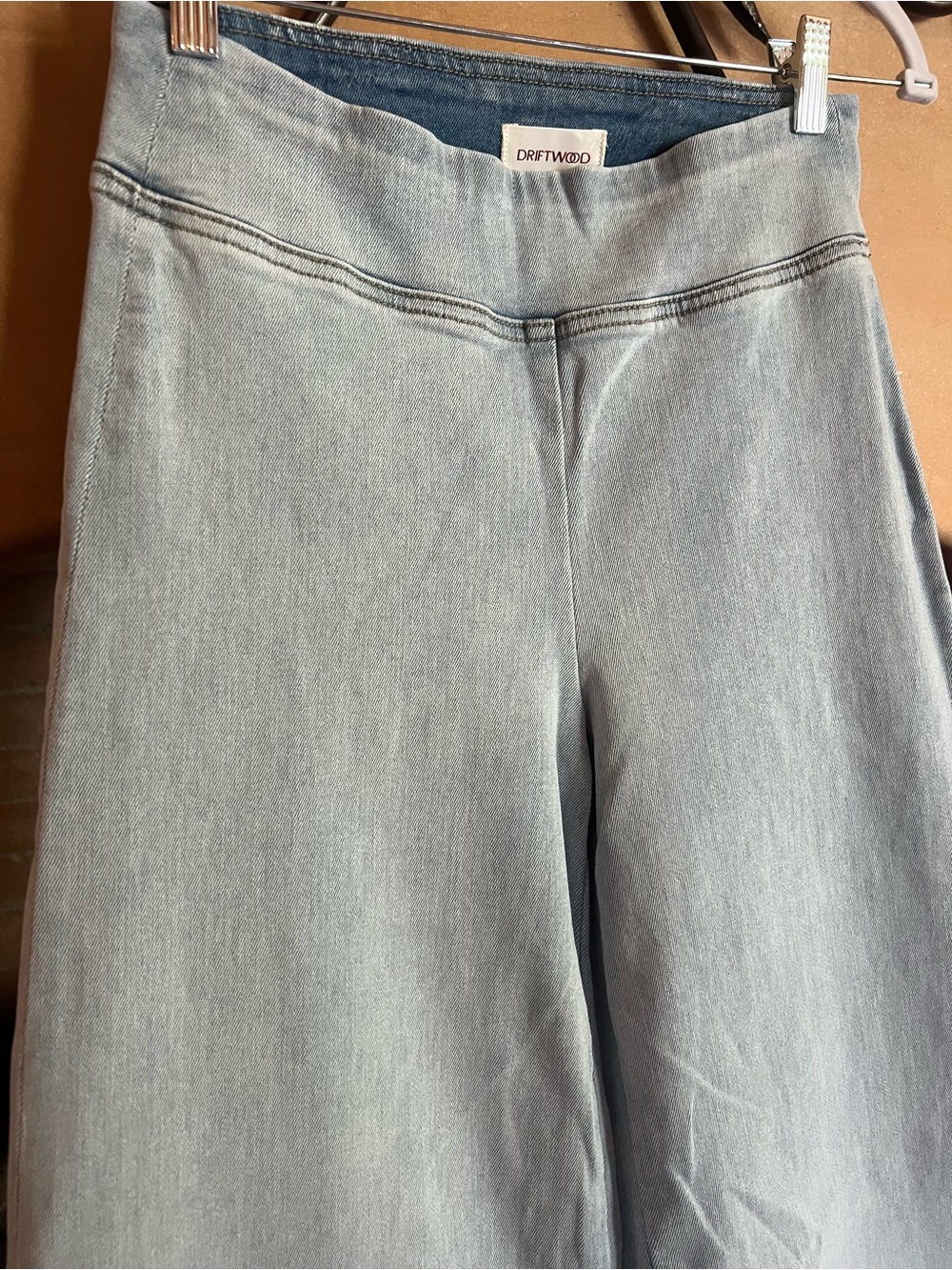 Driftwood pull on Wide Leg Light Blue Women’s Jeans - Picture 2 of 5